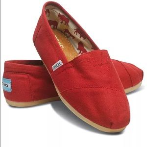 Women’s Red Toms